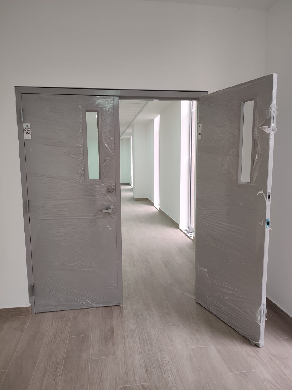 Puertas de emergencia con accesorios a tu medida - Dipromen